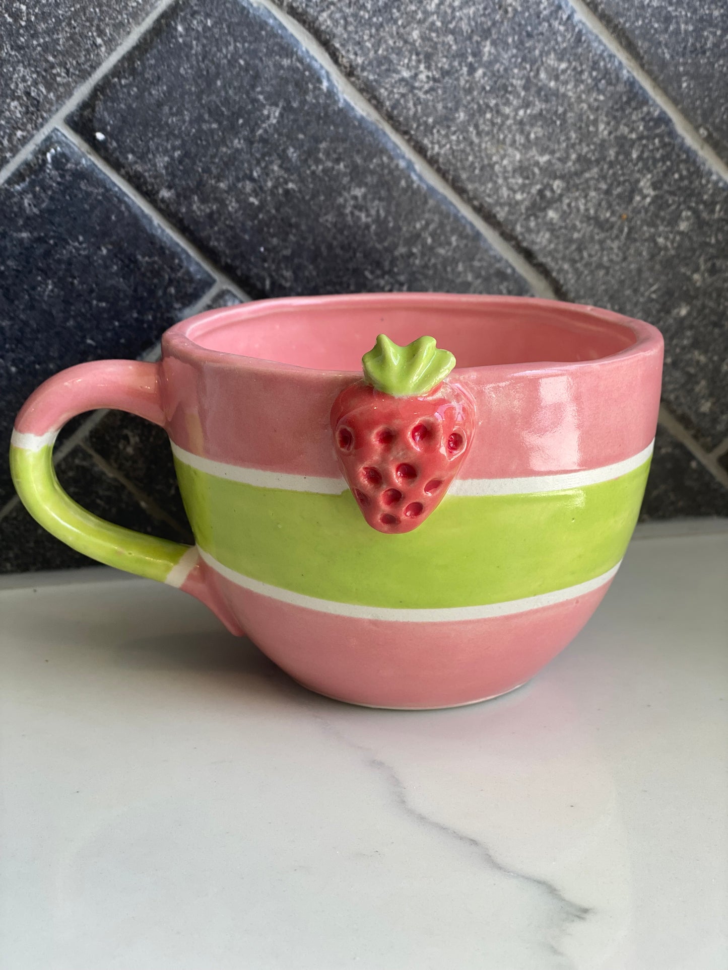 Pottery - Strawberry Kisses Large pot plant Style No 1